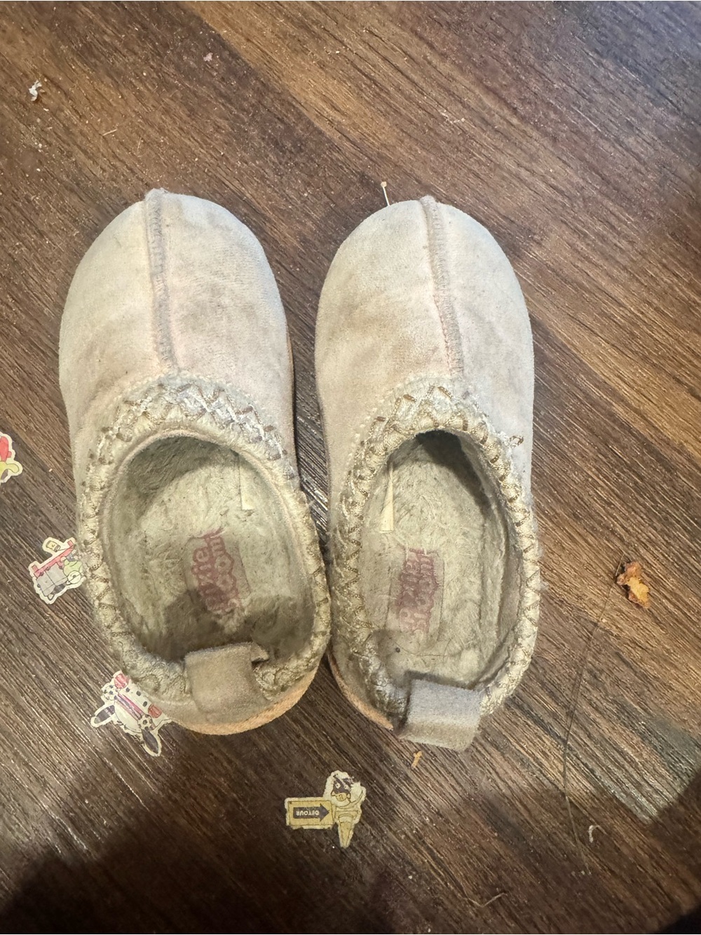 Kids Cozy Suede Slip-On Slippers in Light Beige